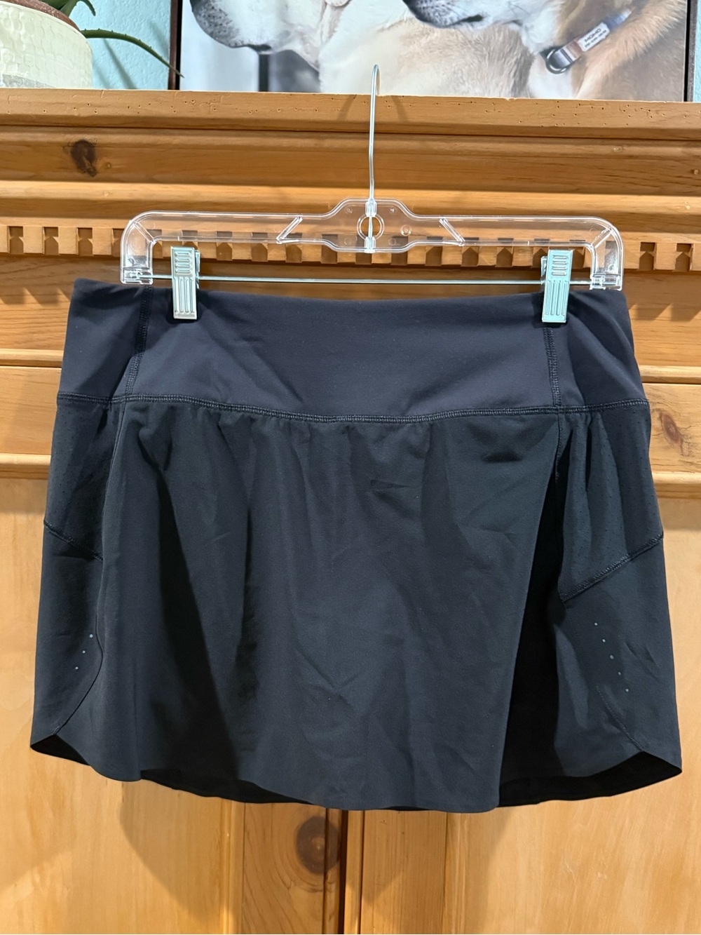Black Athleta Run With It High Rise 14 Skort
Size Medium